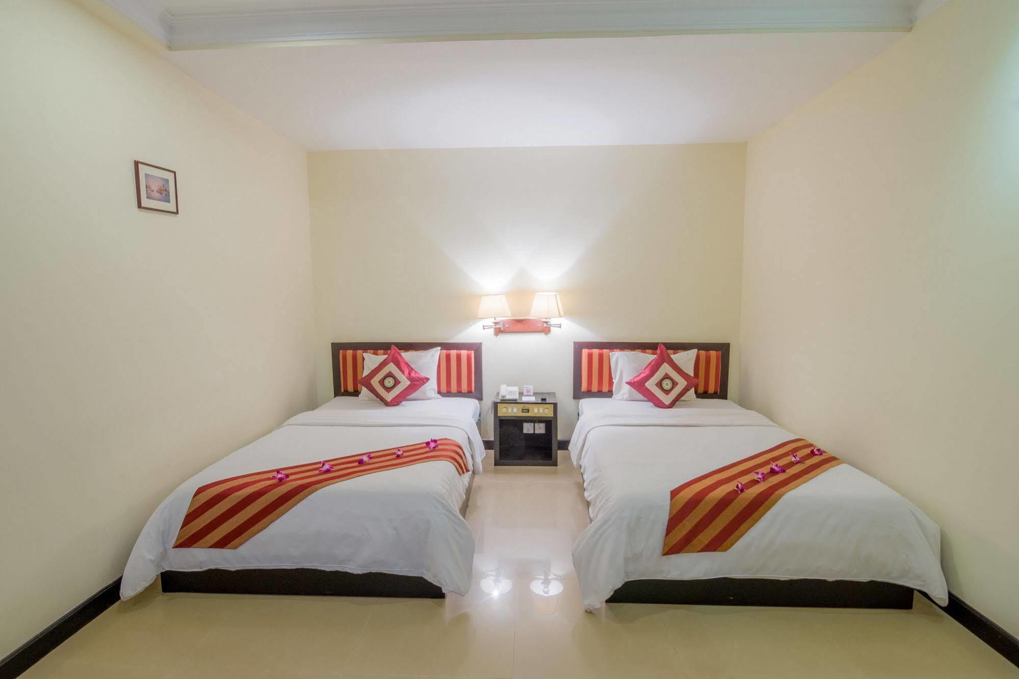 Angkor Riviera Hotel Sziemreap Kültér fotó